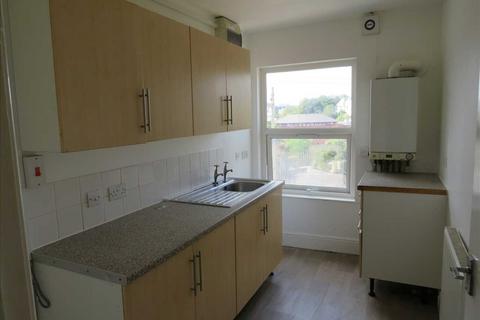 2 bedroom apartment to rent, Pembroke Road, Torquay