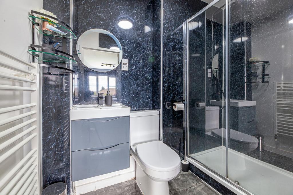 Un-Suite Shower Room