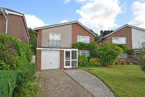 4 bedroom house for sale, CHAIN FREE! Bannister Gardens, Storrington, West Sussex, RH20