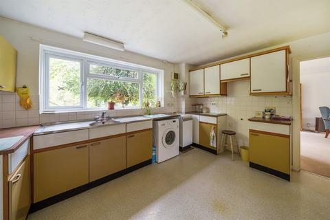 4 bedroom house for sale, CHAIN FREE! Bannister Gardens, Storrington, West Sussex, RH20