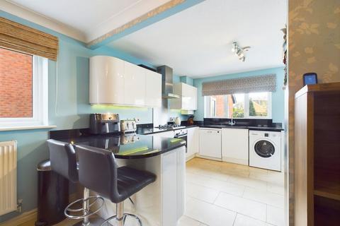 5 Vicarage Gardens, Burscough, Ormskirk, L40 7UU
