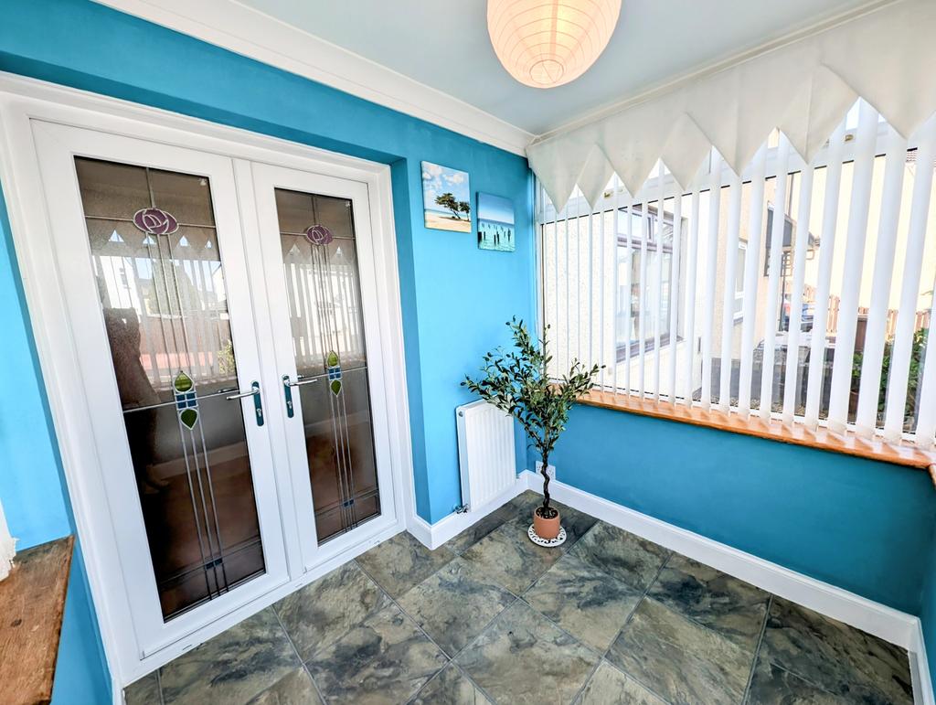 Queen Street, Kilwinning KA13 3 bed semidetached house for sale £124,000