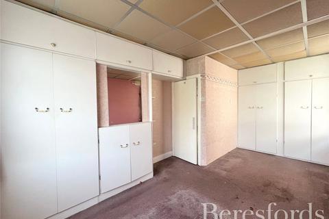2 bedroom bungalow for sale, Rainham Road, Rainham, RM13