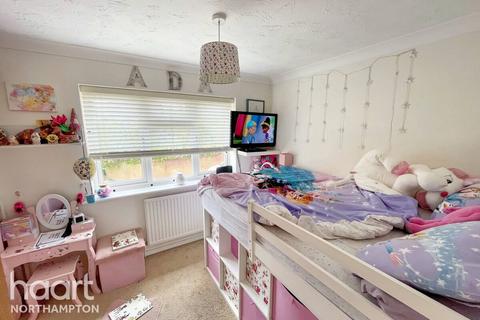 33 Millside Close, Northampton, NN2 7TR
