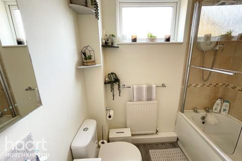 33 Millside Close, Northampton, NN2 7TR