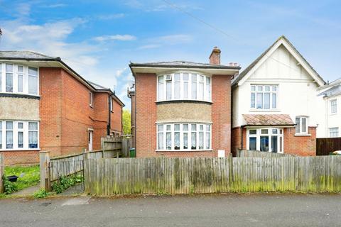 4 bedroom detached house for sale, Henstead Road, Southampton SO15