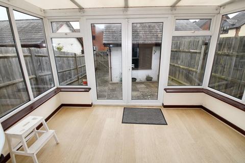 3 bedroom terraced house to rent, Papermakers, Overton RG25