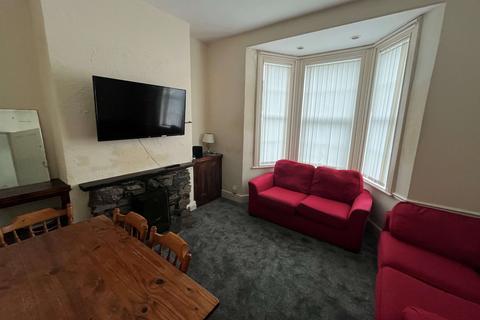 4 bedroom end of terrace house to rent, Furzehill Road, Plymouth PL4