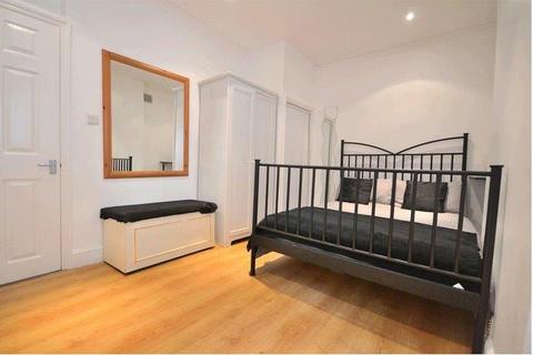 2 bedroom flat to rent, West Barnes Lane, New Malden, KT3