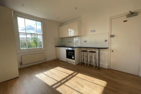 Studio to rent, Fairbridge Road, Archway, N19