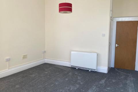 1 bedroom ground floor flat to rent, Park Road, Barry, The Vale Of Glamorgan. CF62 6NU
