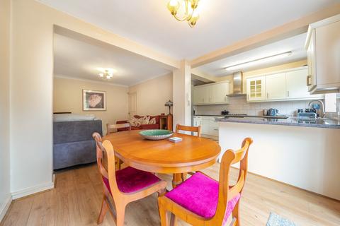 27 Eversley Crescent, Ruislip, HA4 6DD