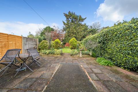 27 Eversley Crescent, Ruislip, HA4 6DD