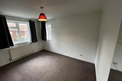 3 bedroom house to rent, Church Road, , Ascot