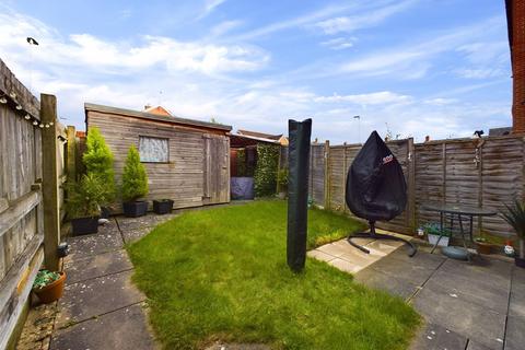 32 Woodvale Kingsway, Quedgeley, Gloucester, GL2 2AU