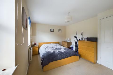 32 Woodvale Kingsway, Quedgeley, Gloucester, GL2 2AU