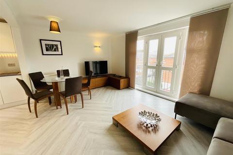 2 bedroom flat for sale, Beverley Mews, Crawley, West Sussex