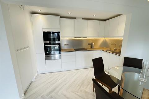 2 bedroom flat for sale, Beverley Mews, Crawley, West Sussex