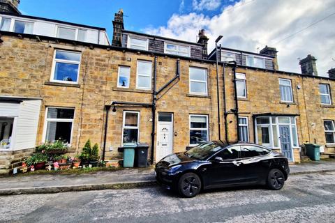 3 bedroom terraced house for sale, Swaine Hill Crescent, Yeadon, Leeds, West Yorkshire, LS19