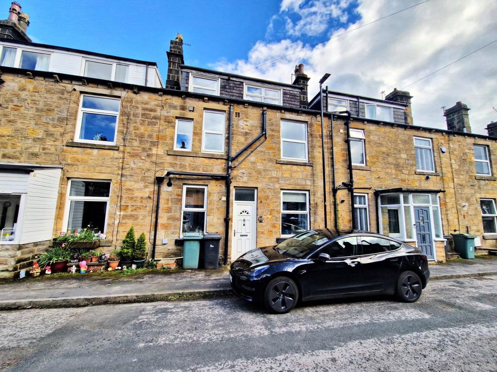 Swaine Hill Crescent, Yeadon, Leeds... 3 bed terraced house for sale