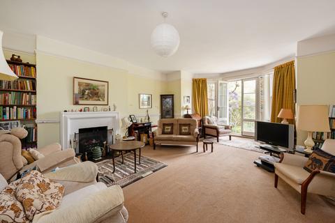 3 bedroom flat for sale, Belsize Grove, Belsize Park, London NW3