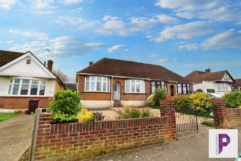 2 bedroom bungalow for sale, Begonia Avenue, Gillingham, Kent, ME8