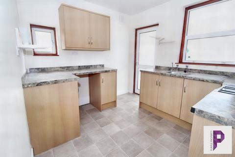 2 bedroom bungalow for sale, Begonia Avenue, Gillingham, Kent, ME8