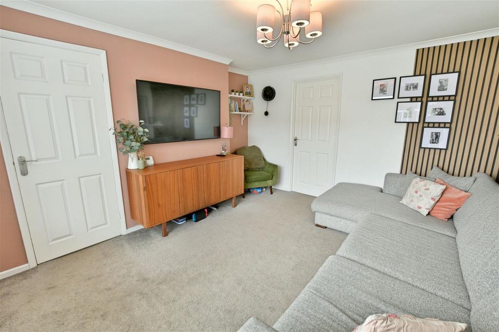 Windsor Close, Whickham 3 bed semidetached house £250,000