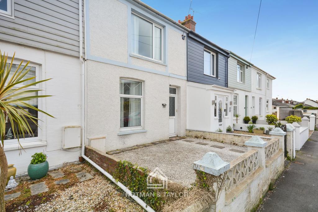 Torpoint PL11 2 bed terraced house for sale £180,000