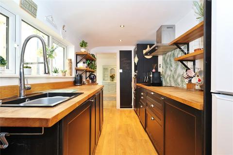 23 Arnold Road, Woking, GU21 5JX