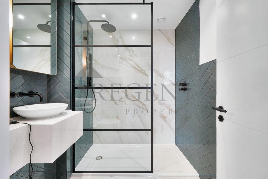 Main en-suite