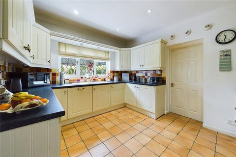 5 bedroom detached house for sale, Stream Park, West Sussex RH19