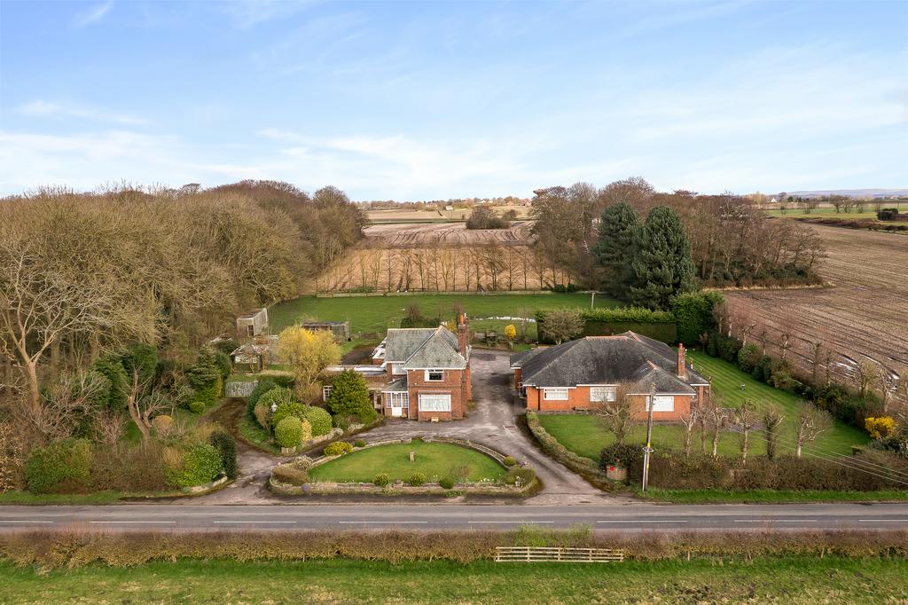 Long Lane, Bickerstaffe L39 6 bed detached house for sale £990,000