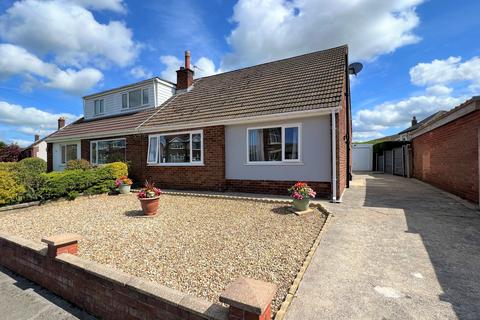 3 bedroom semi-detached house to rent, Oaktree Avenue, Preston PR2