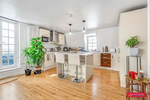 2 bedroom apartment to rent, Dawes Road London SW6