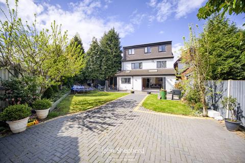 27 Hollyhurst Grove, Birmingham, B26 1AR