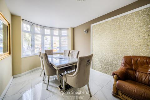 27 Hollyhurst Grove, Birmingham, B26 1AR