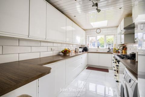 27 Hollyhurst Grove, Birmingham, B26 1AR