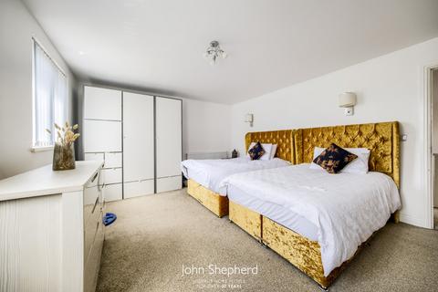 27 Hollyhurst Grove, Birmingham, B26 1AR
