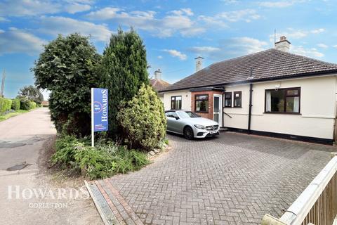 3 bedroom detached bungalow for sale, Links Road, Gorleston