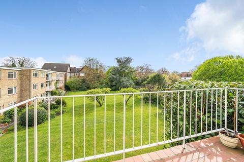 17 Lakeside, Beckenham, BR3 6LX