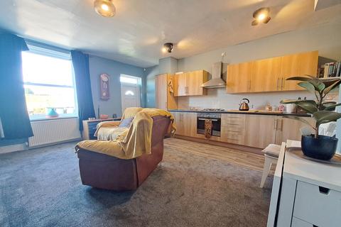 2 bedroom terraced house for sale, West Avenue, Sandy Lane, Bradford