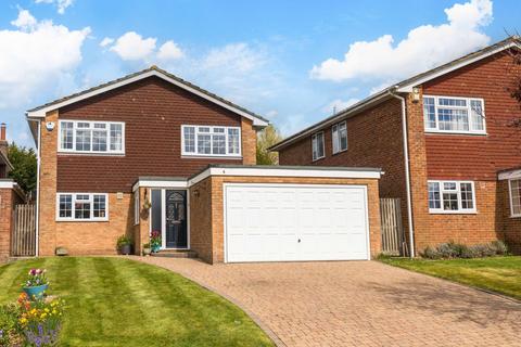 4 bedroom detached house for sale, Pine Way Close, East Grinstead RH19