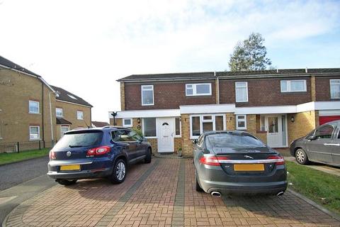 3 bedroom semi-detached house to rent, Manor Road, Romford, Essex, RM1
