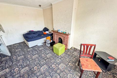 2 bedroom maisonette for sale, Hounslow TW5