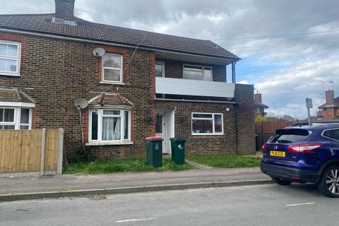 2 bedroom maisonette to rent, Mill Road, Crawley, West Sussex, RH10