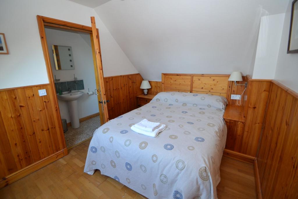 En suite bedroom   ferry cottage