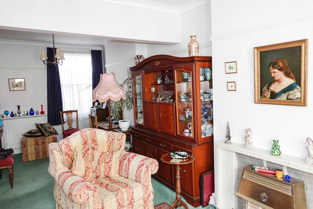 Wood Street, Bognor Regis 3 bed terraced house for sale £275,000
