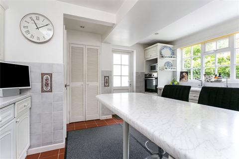 4 Rupert Close, Henley-on-thames, RG9 2JD