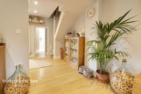 84 Top Station Road, Mow Cop, Stoke-on-trent, ST7 3NY